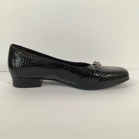 CLARKS Black Slip On Loafer Leather Croc Embossed 11W WIDE Work Office Minimal