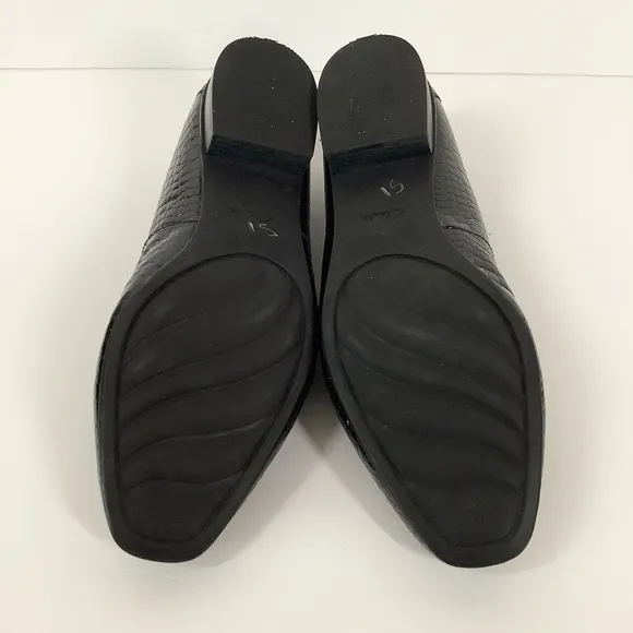CLARKS Black Slip On Loafer Leather Croc Embossed 11W WIDE Work Office Minimal