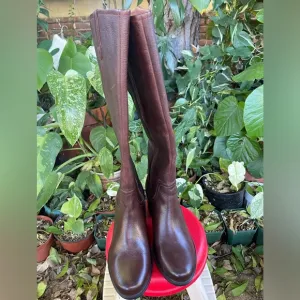 Clarks brown leather boots size 71/2