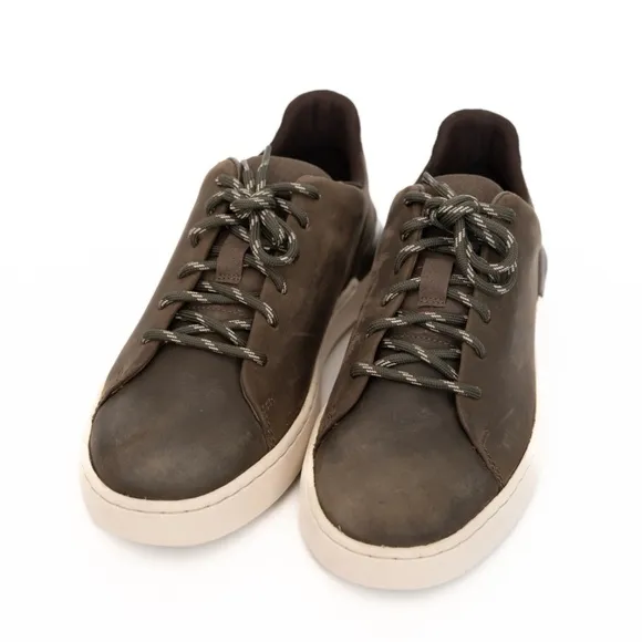 Clarks. Men's Courtlite  Lace Up Leather Casual Lace Shoe