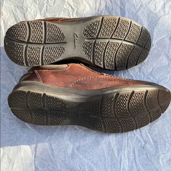 Clarks slip on loafers soft cushion w/ ortholite