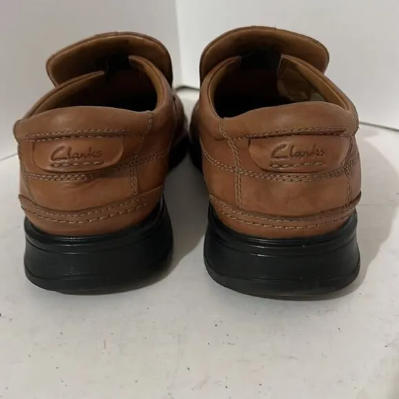 Clarks Soft Cushion Collection Tan Slip On Loafers With Rubber Soles Size 11 W