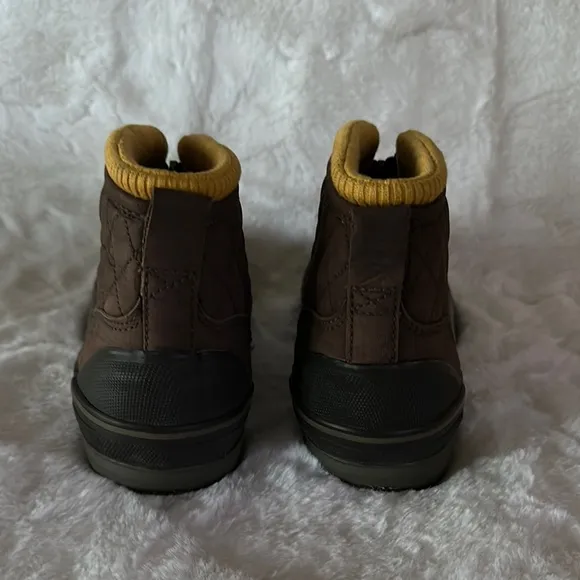 Clarks Women's Muckers Slope ankle boots