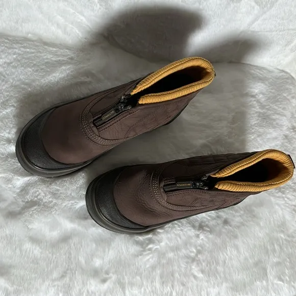 Clarks Women's Muckers Slope ankle boots