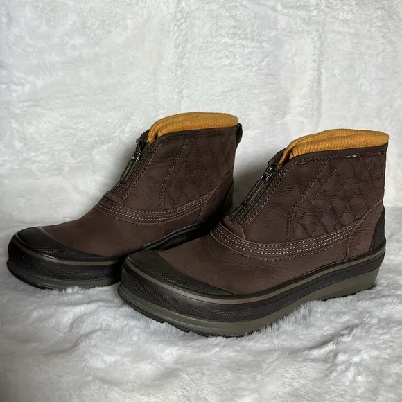 Clarks Women's Muckers Slope ankle boots