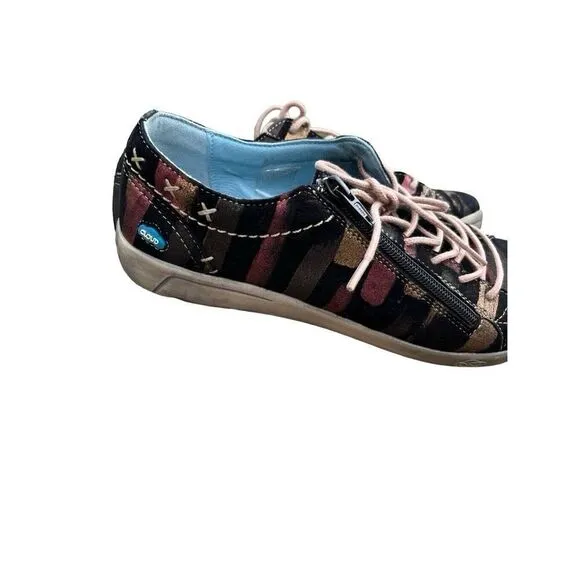 Cloud Footwear Women's Aika Fashion Sneaker 38 M EU, Black Fantasy 7.5 US