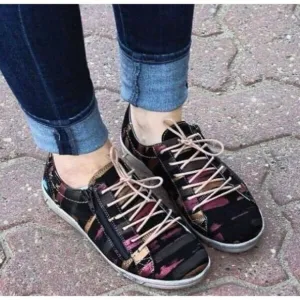Cloud Footwear Women's Aika Fashion Sneaker 38 M EU, Black Fantasy 7.5 US