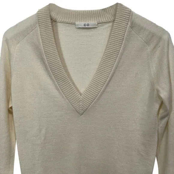CO V-Neck Cashmere Sweater in Cream Cashmere