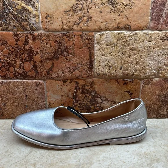 Coach Emilia Mary Jane Flats Elastic Strap Loafers Soft Silver Metallic Size 8B