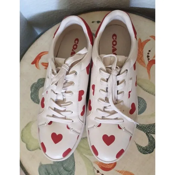 Coach Lowline Valentines Lace-Up Sneakers Off White Red Hearts Size 9.5
