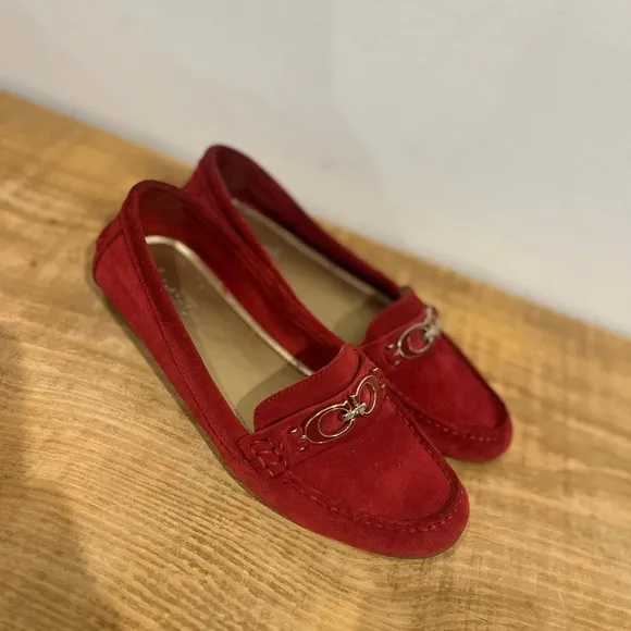 Coach Red signature charm Womens loafers flats size 7.5 B EUC