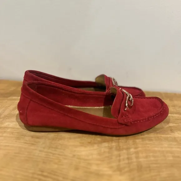 Coach Red signature charm Womens loafers flats size 7.5 B EUC