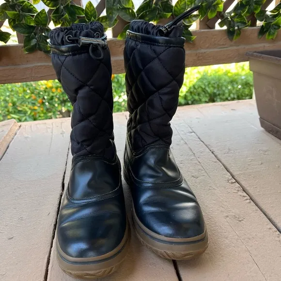 Coach Samara Black Quilted All Weather Winter Boots Womens Size US 5B