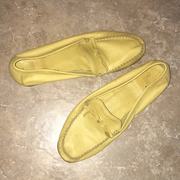 Coach Vintage Buttery Soft Yellow Genuine Leather Loafers with Bow