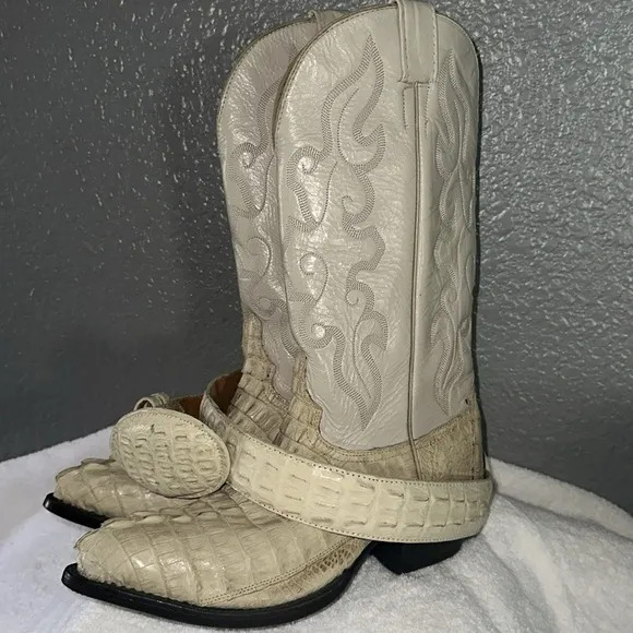 Cream Heeled Boots with Quilted Stitching