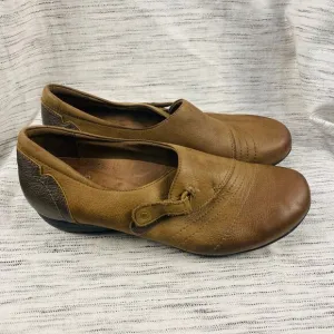 Dansko Franny Tan Brown Burnished Leather Slip On Loafer Flats Size 40 / 9.5