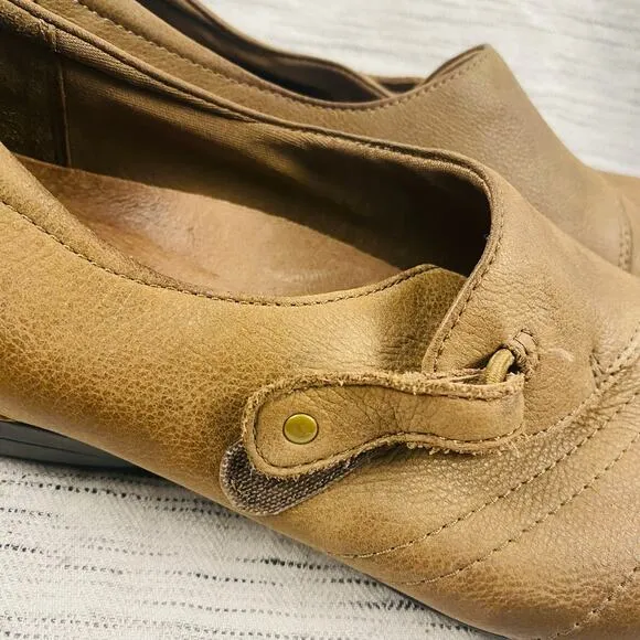 Dansko Franny Tan Brown Burnished Leather Slip On Loafer Flats Size 40 / 9.5