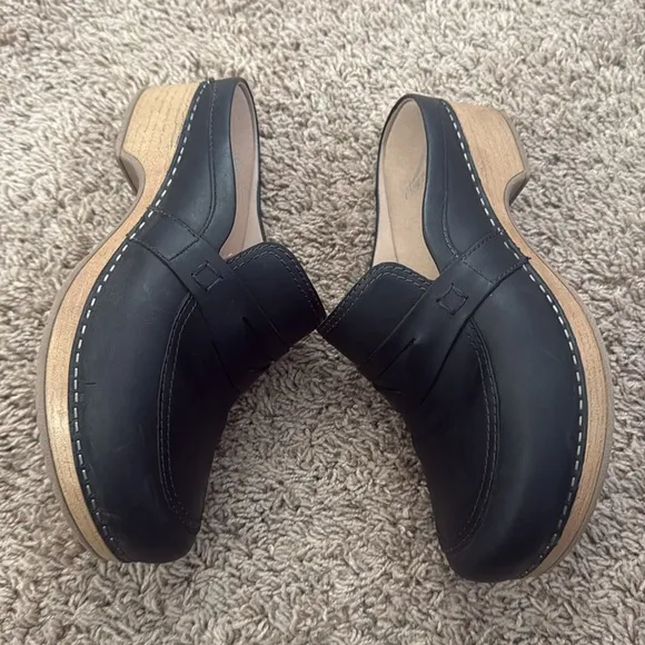 Dansko Women Black Bel Oiled Leather Clog Size 37/7.5