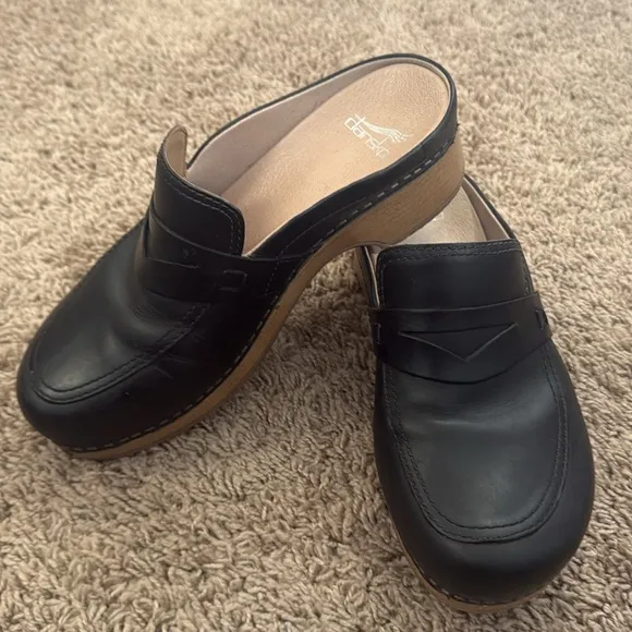 Dansko Women Black Bel Oiled Leather Clog Size 37/7.5