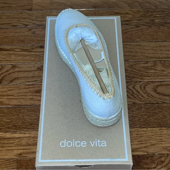 Dolce Vita Morgan Platform Flats Ivory Canvas Women’s 8 Wraparound Ankle Strap