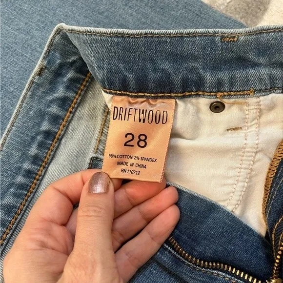 Driftwood Colette Embroidered Released Hem Jeans 28