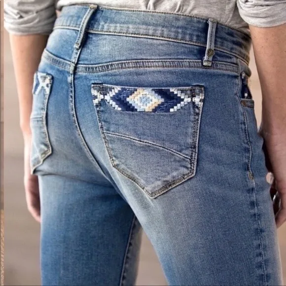Driftwood Colette Embroidered Released Hem Jeans 28