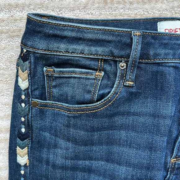 Driftwood Jackie Chevron Embroidered Boho Raw Edge Hem Skinny Jeans Size 28