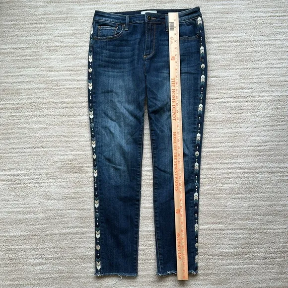 Driftwood Jackie Chevron Embroidered Boho Raw Edge Hem Skinny Jeans Size 28