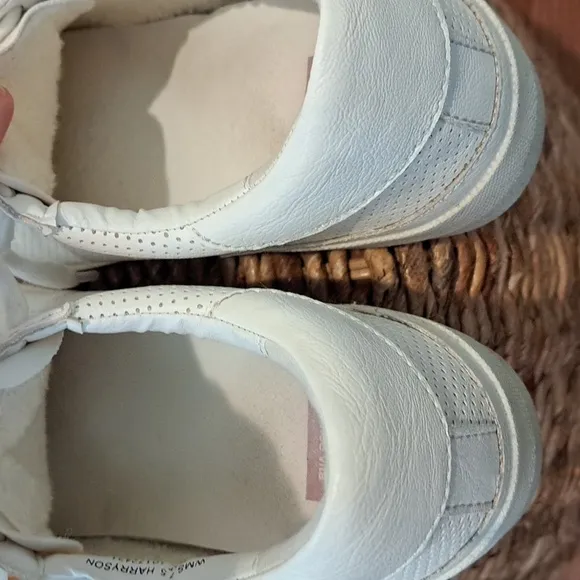 DV by Dolce Vita Womens Harrison White Leather Athleisure/Fashion Sneakers S-7.5