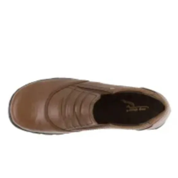 EASY STREET COMFORT WAVE SLIP ON LOAFERS PROCTOR TAN FAUX LEATHER SIZE 9.5 M
