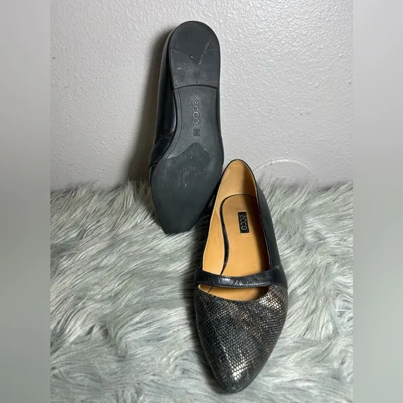ECCO Akita Flats Black / Multi Metallic Leather Size EU38 US7-7.5