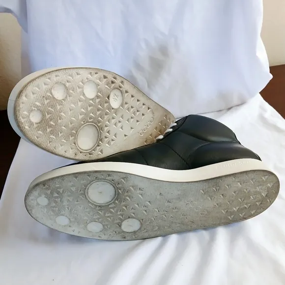 Ecco Danish Designed Fashion Hi-top Sneakers