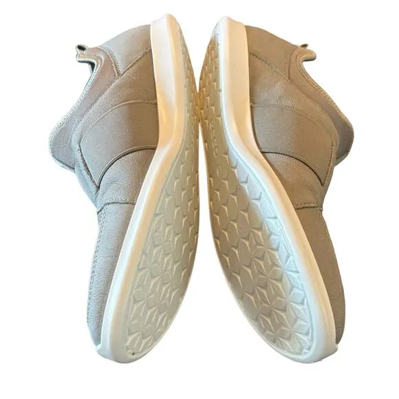ECCO SENSE II Women's Slip-On Sneaker Comfort Stylish Lightweight NEW 7-7.5