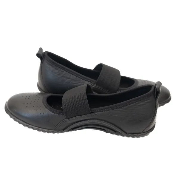 ECCO. Women's Vibration 1.0 Mary Jane Flat.