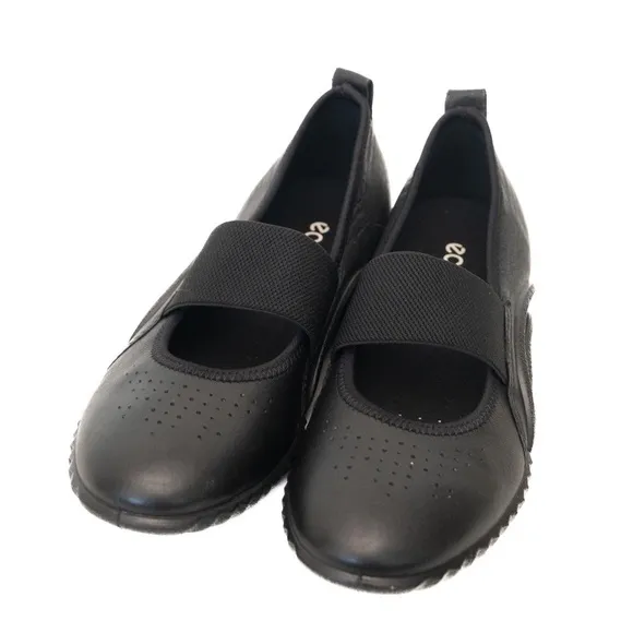 ECCO. Women's Vibration 1.0 Mary Jane Flat.