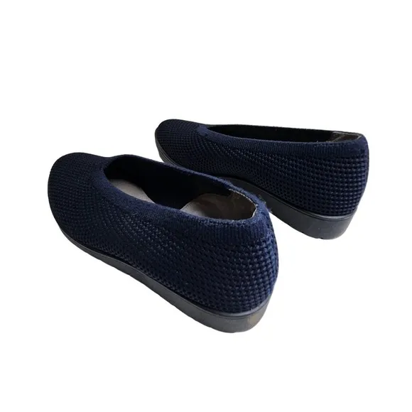 Eileen Fisher women's navy blue knit almond toe flat loafers Sz 6