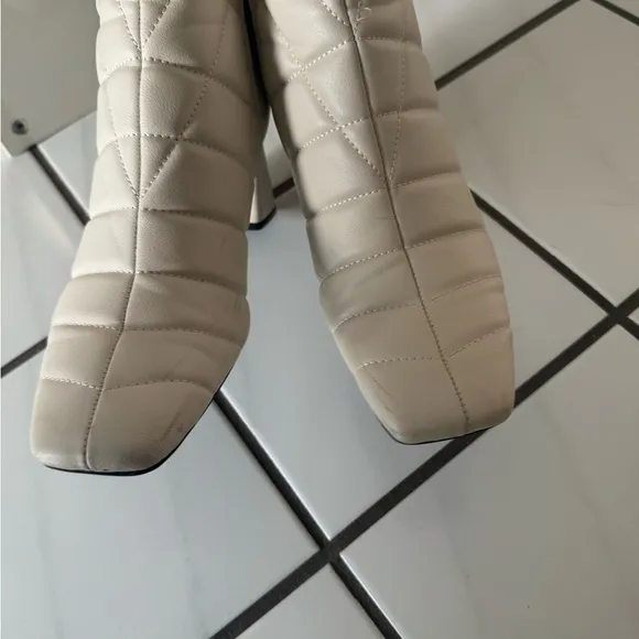 Elegant Cream Quilted Women's Boots