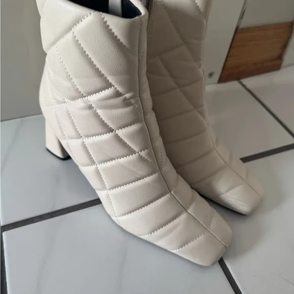 Elegant Cream Quilted Women's Boots