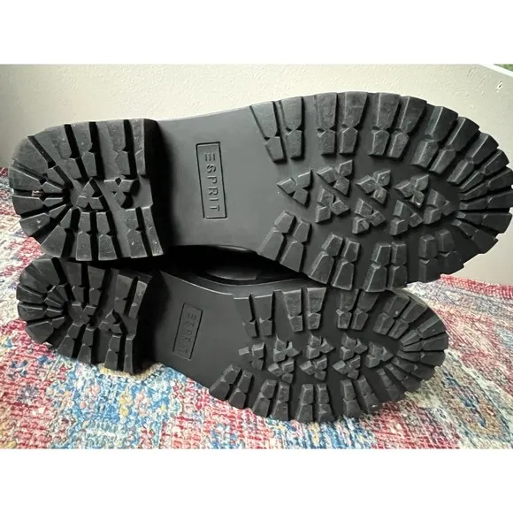Esprit Briley loafers with lug sole. Size 7.5