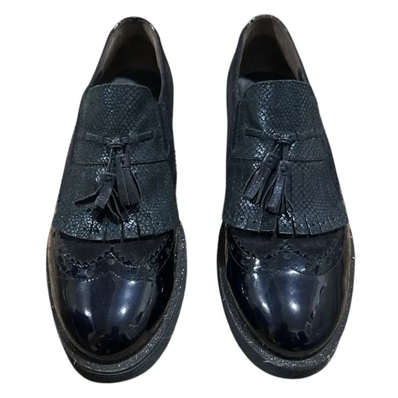 EUC - Paul Green Navy Patent Leather Platform Loafers - Size 7.5
