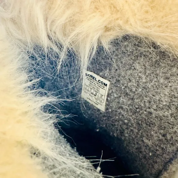Excellent condition, like new, Sorel Tan and Black Winter Boots with Fur Trim