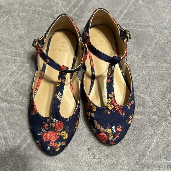 Floral flats