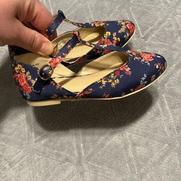 Floral flats