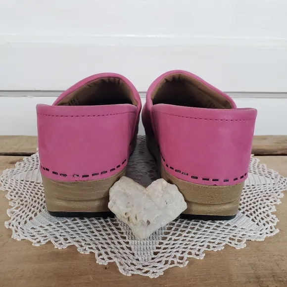 Flower Power Dansko Pro Clog Pink  Embroidered Nubuck Suede Girls Boho EU 30 35