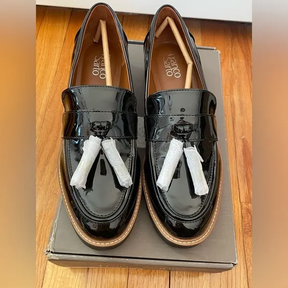 Franco Sarto Womens Carolynn tassel Closed Toe Loafers 9.5 black NEW