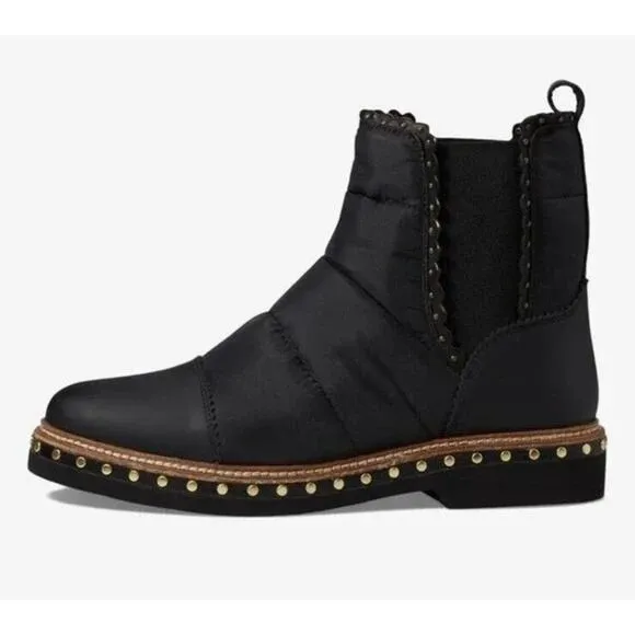 Free People Atlas Puffer Chelsea Boots in Black Size 38.5 / US 8 Gently Used