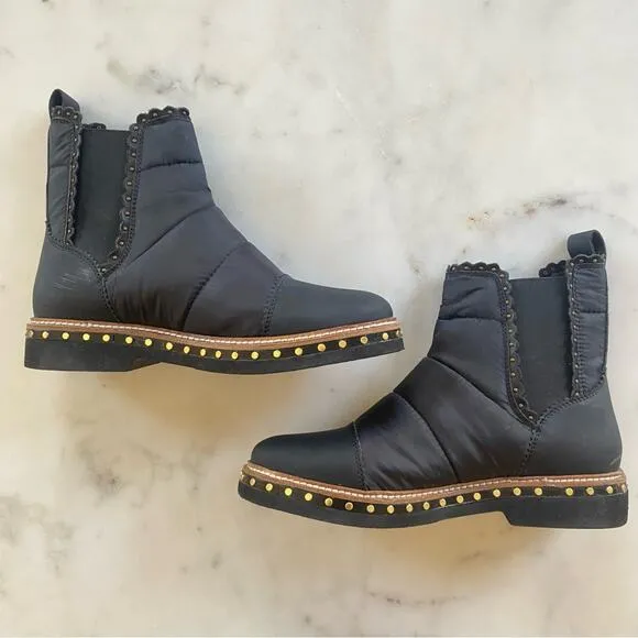 Free People Atlas Puffer Chelsea Boots in Black Size 38.5 / US 8 Gently Used