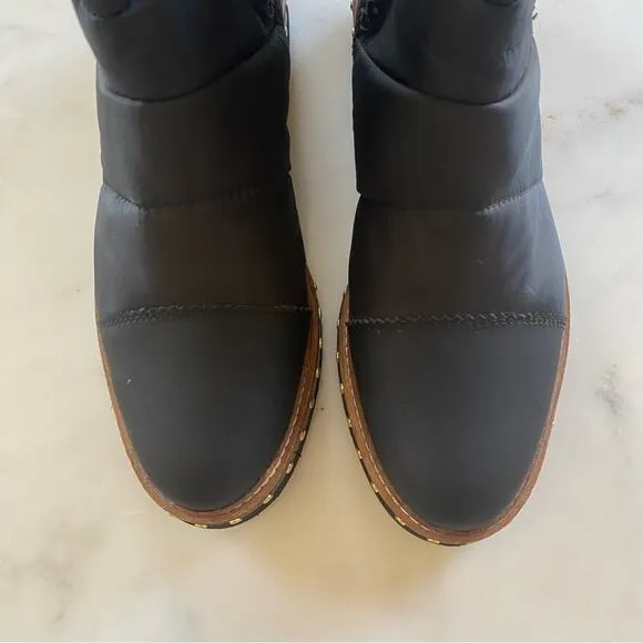 Free People Atlas Puffer Chelsea Boots in Black Size 38.5 / US 8 Gently Used
