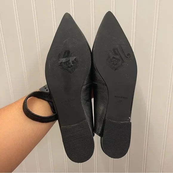 Free People Black Pointy Toe Leather Flats Elastic Ankle Straps Sz 37