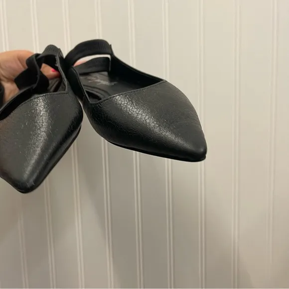 Free People Black Pointy Toe Leather Flats Elastic Ankle Straps Sz 37